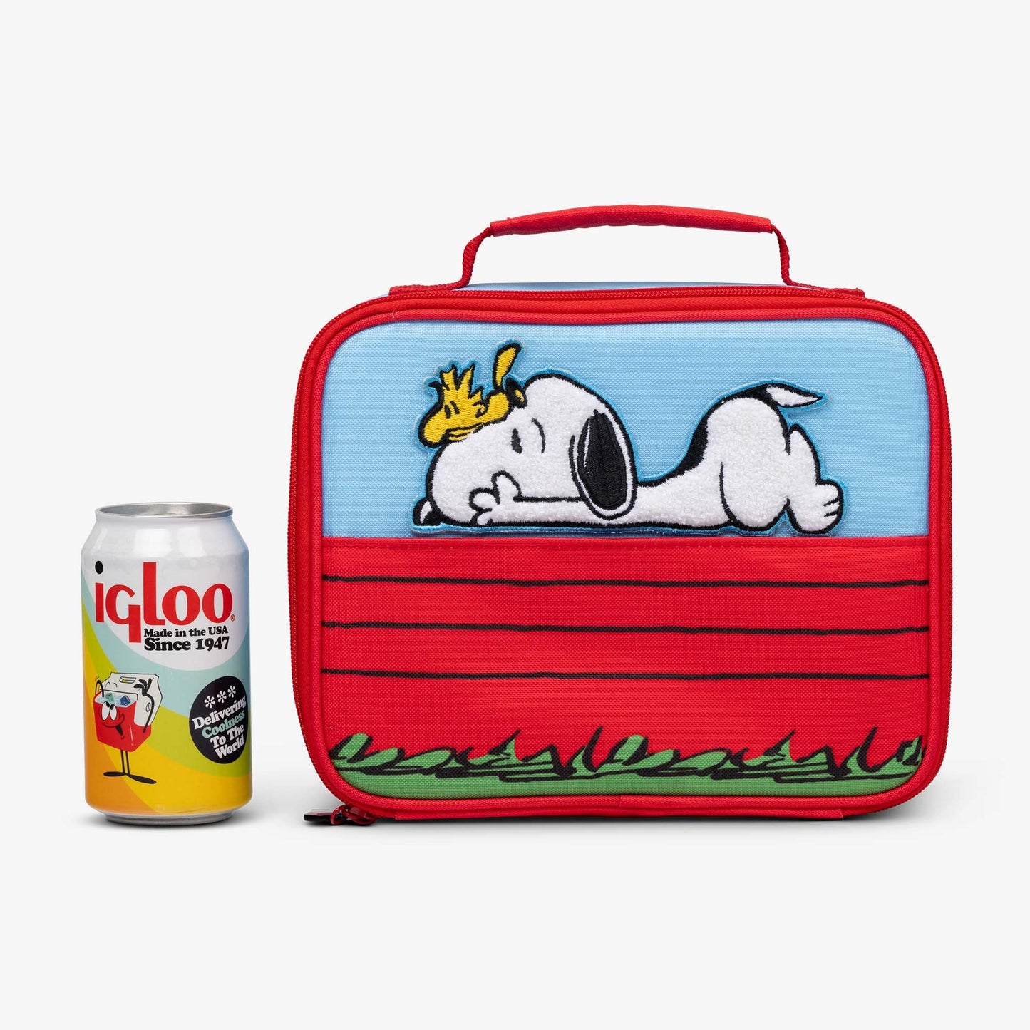 snoopy-s-doghouse-horizontal-lunch-cooler-bag-e3 00028034-P.jpg